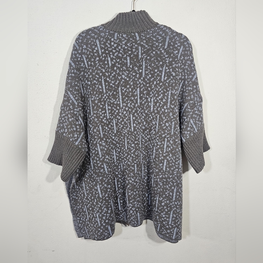 Gray and Blue Patterned Button-Up Cardigan - Picture 7 of 10
